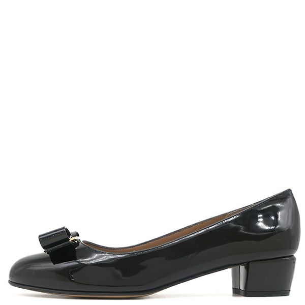 フェラガモ パンプス/ハイヒール シューズ レディース カルラ ヴァラ